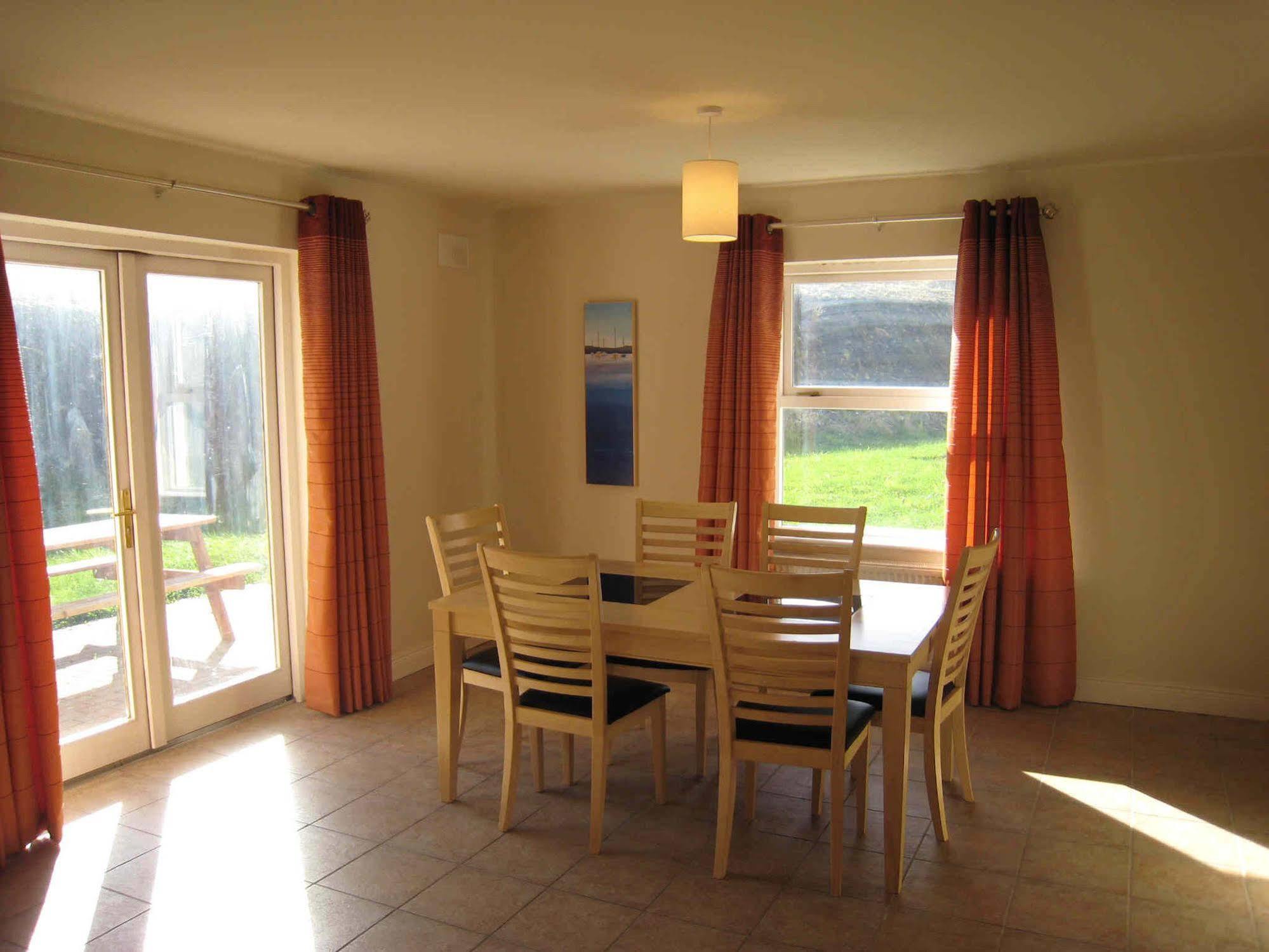 Doolin Village Lodges ภายนอก รูปภาพ